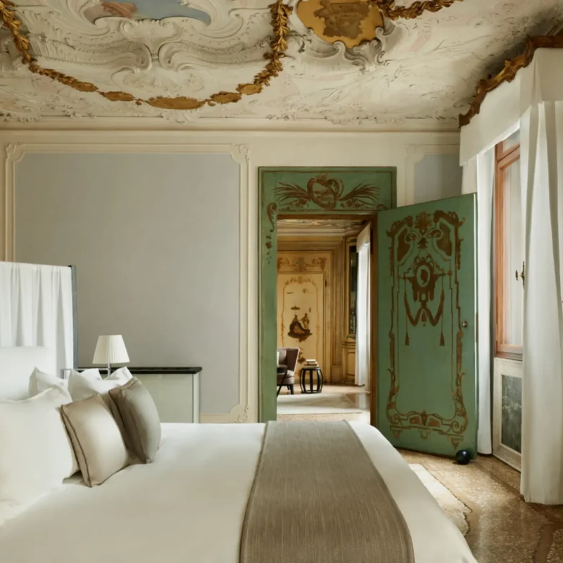 aman-venice-accommodation-alcova-tiepolo-suite-bedroom_4